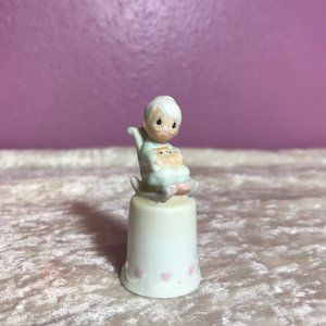 Retro Precious Moments * EUC Mini Purr-fect Grandma Thimble Decor Cute Kitty Cat